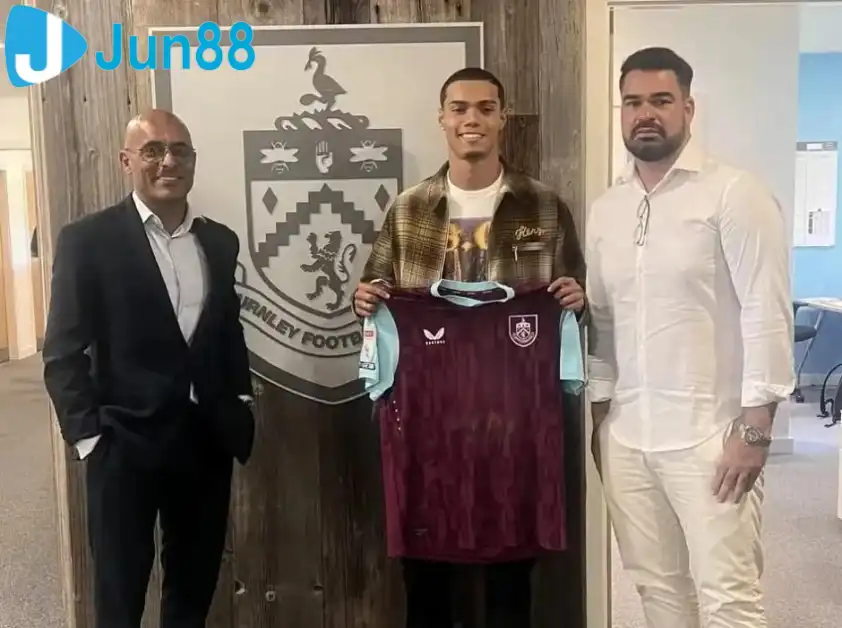 Joao Mendes ra mắt đội trẻ của Hull City. (Ảnh: TalkSPORT)